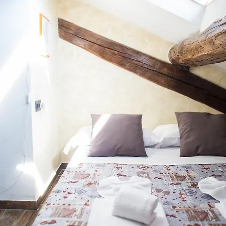 Correggio Central Nest